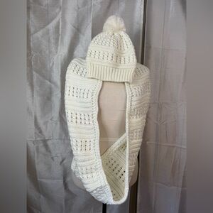 Max Studio Cream Knit Accessory